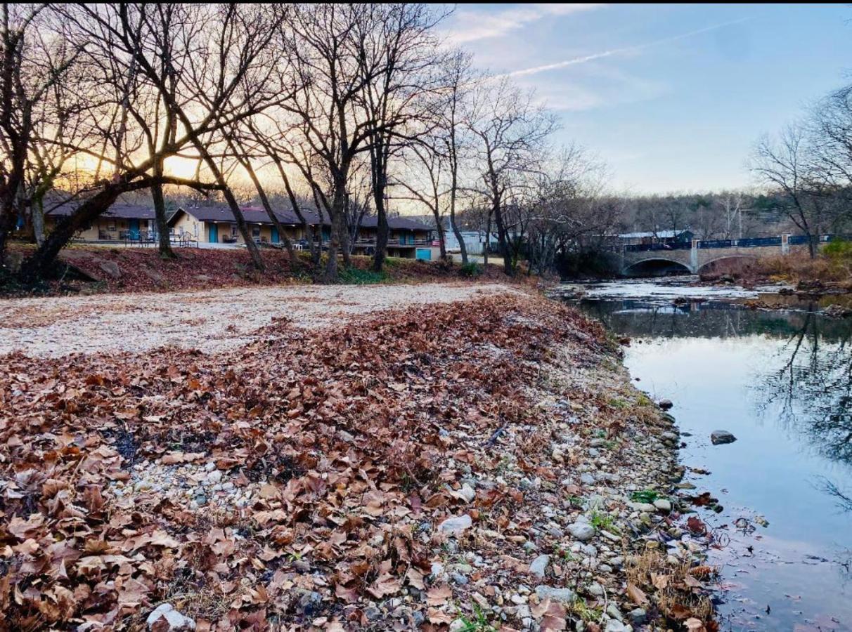 Creekside Retreat & Suites Motel *