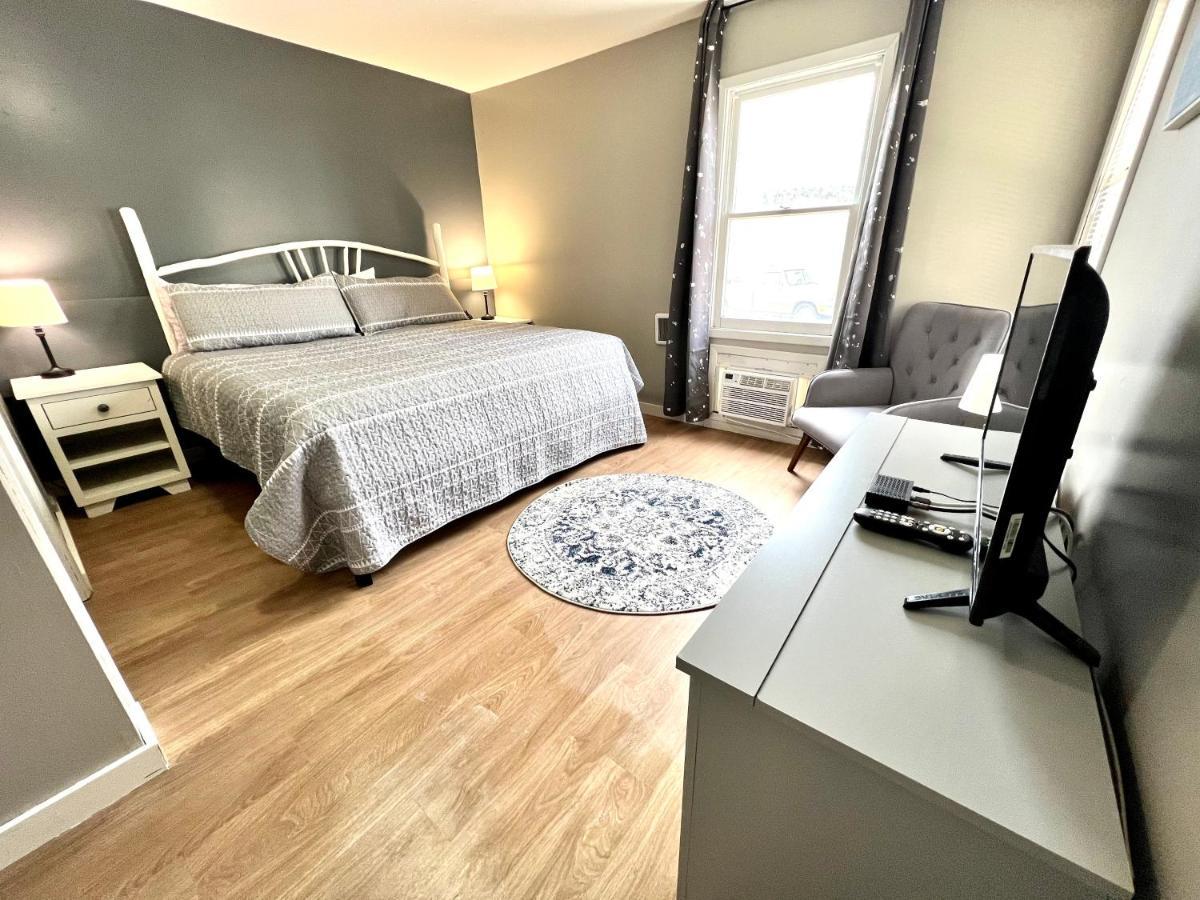 Creekside Retreat & Suites Motel